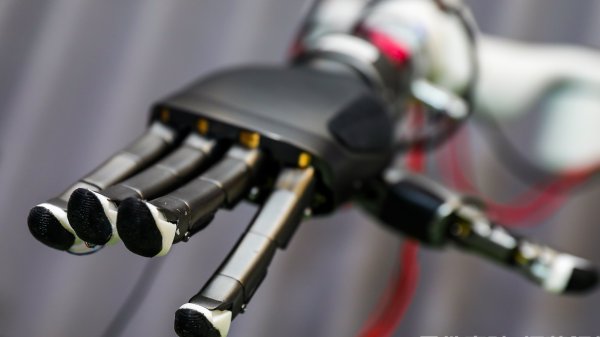 配资最新行情 中金：人形机器人逐步放量以及硬件成本的下降有望为传感器带来增量需求